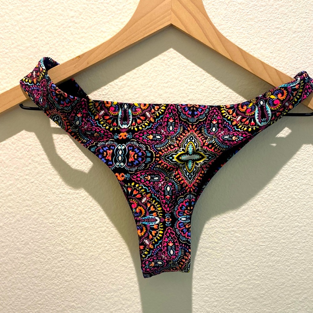 Hollister bikini bottoms!! Never worn too small on me!!